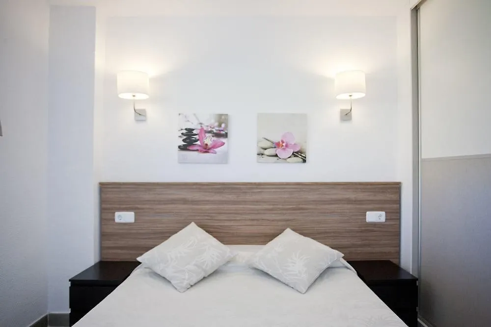 Apartamentos Siesta I Platja de Muro Ξενοδοχείο